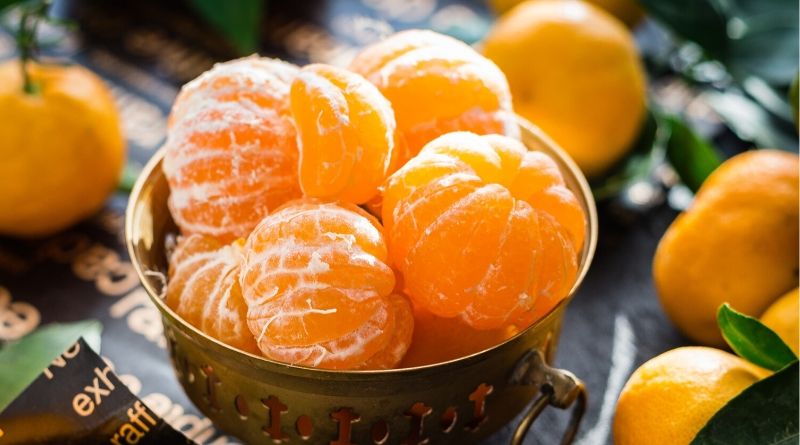 Mandarins and other citrus fruits are perfect healthy snacks for kids.