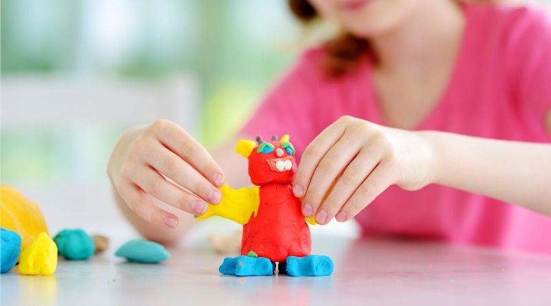 Homemade playdough – super easy recipe and fun ideas for kids